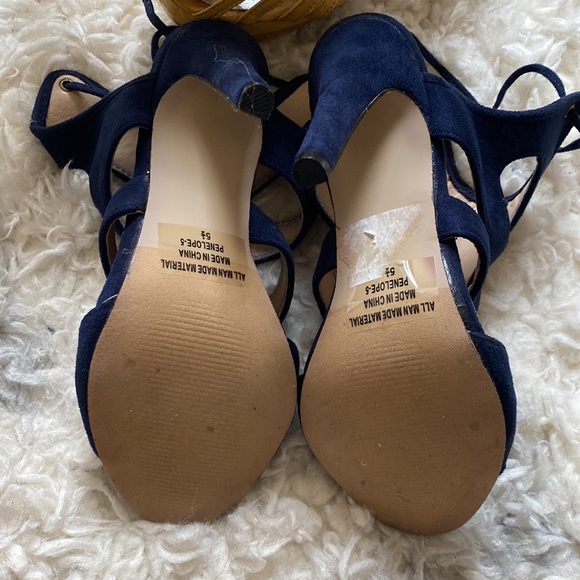 HEELS - Picture 5 of 6